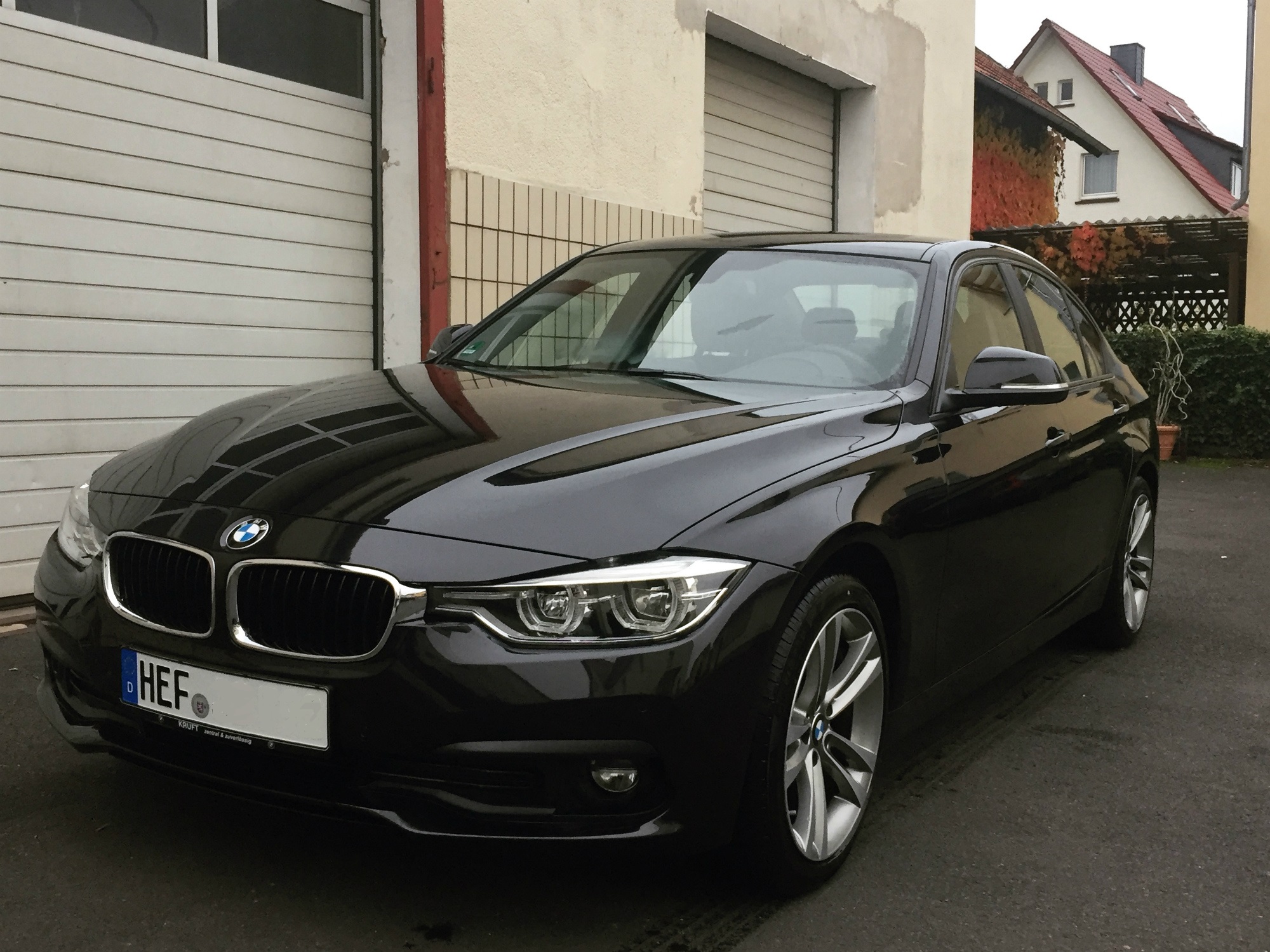 320d LCI - Spahirschwarz Metallic