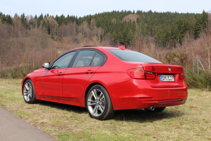 320d F30