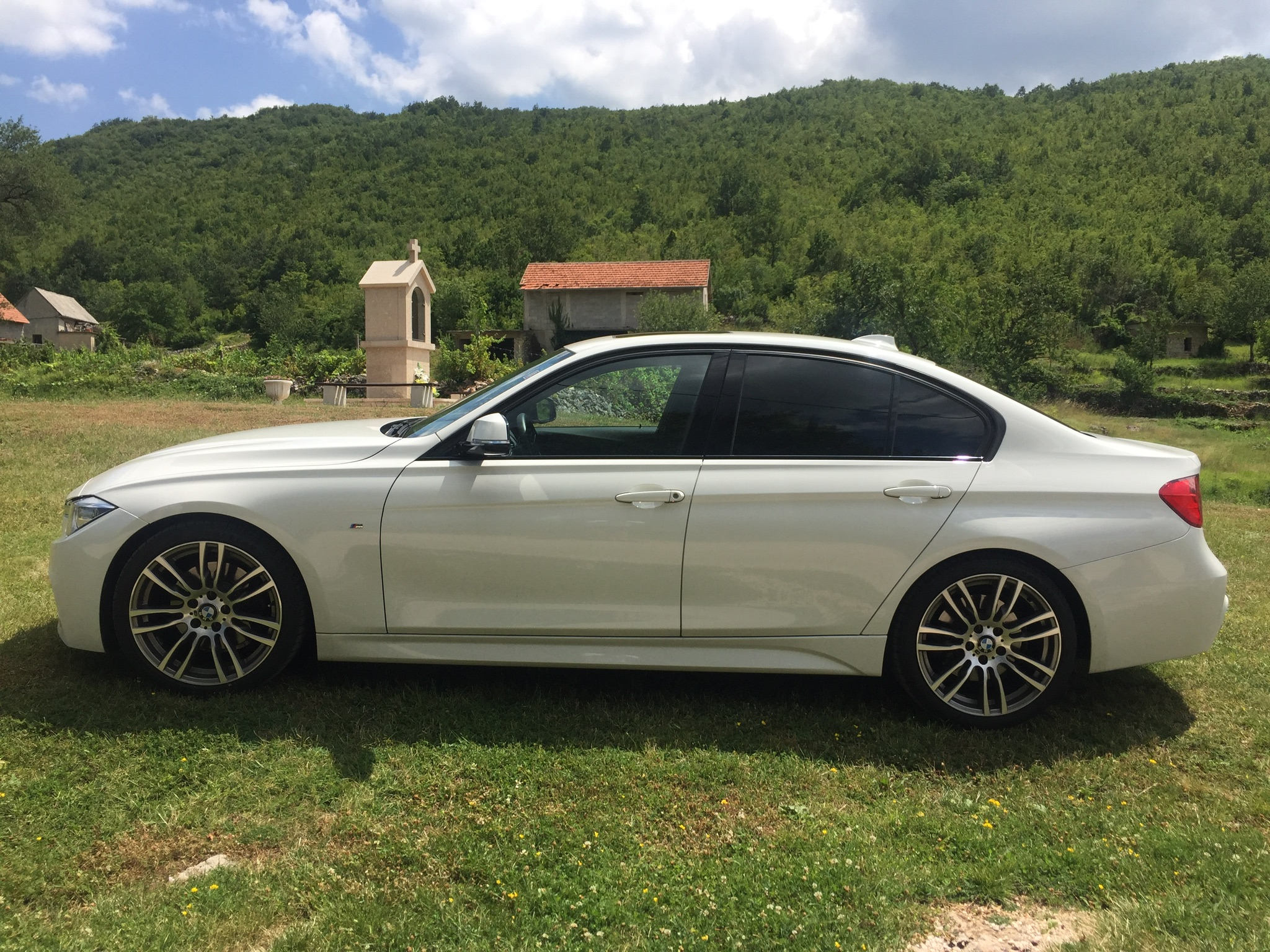 330d Alpinweiss 19“