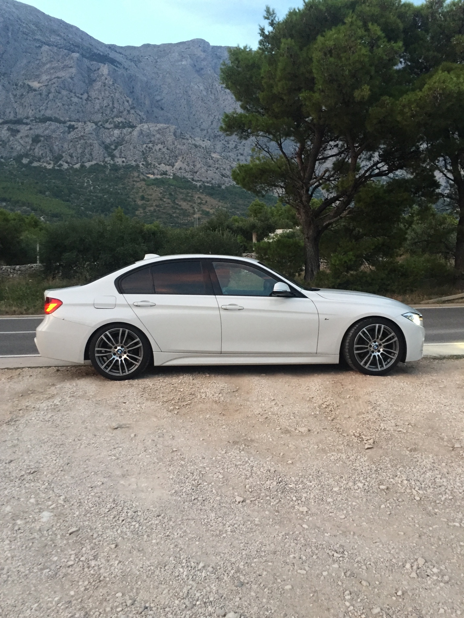 330d Alpinweiss 19“