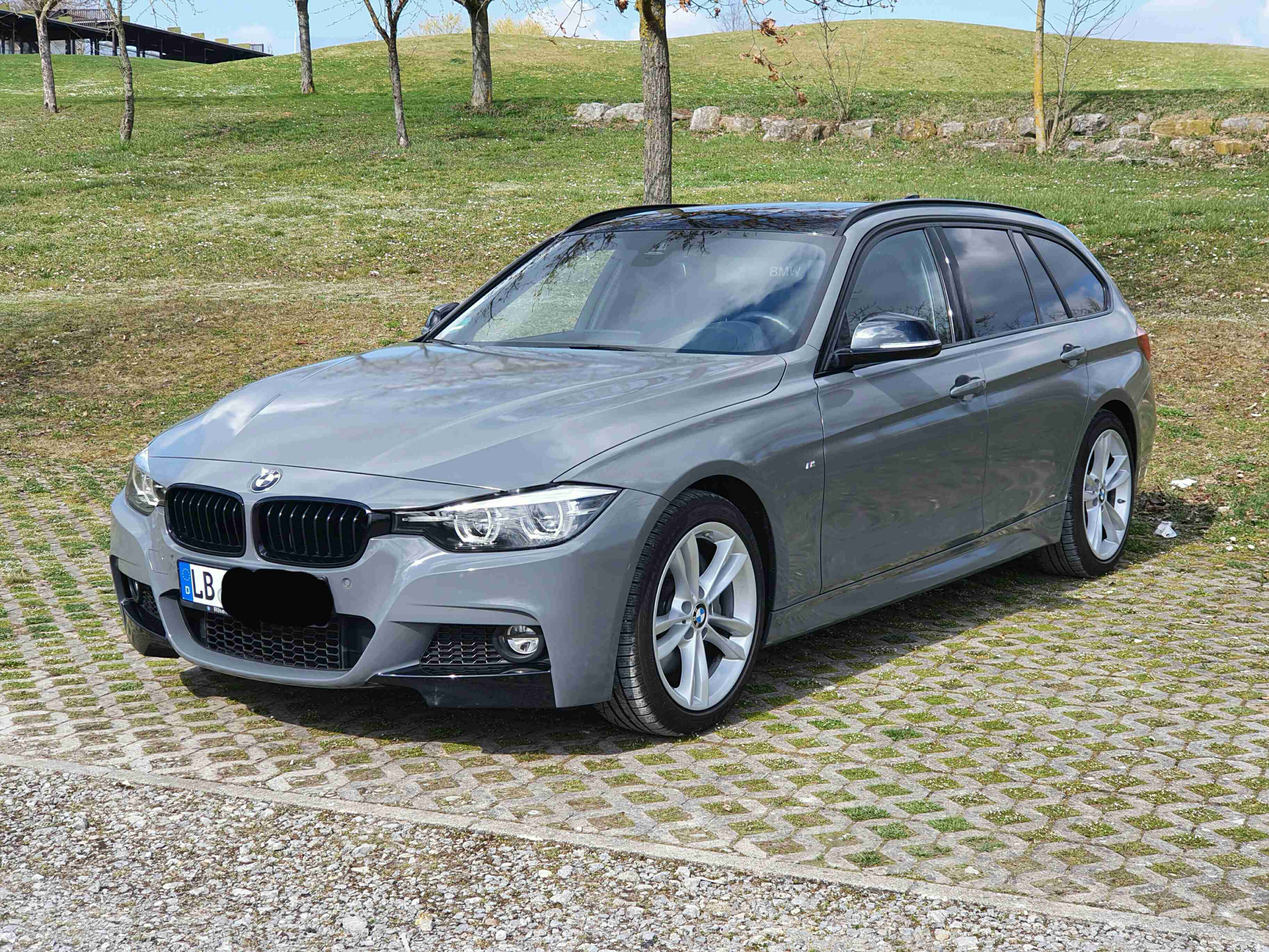 Mein 340i in dark grey foliert