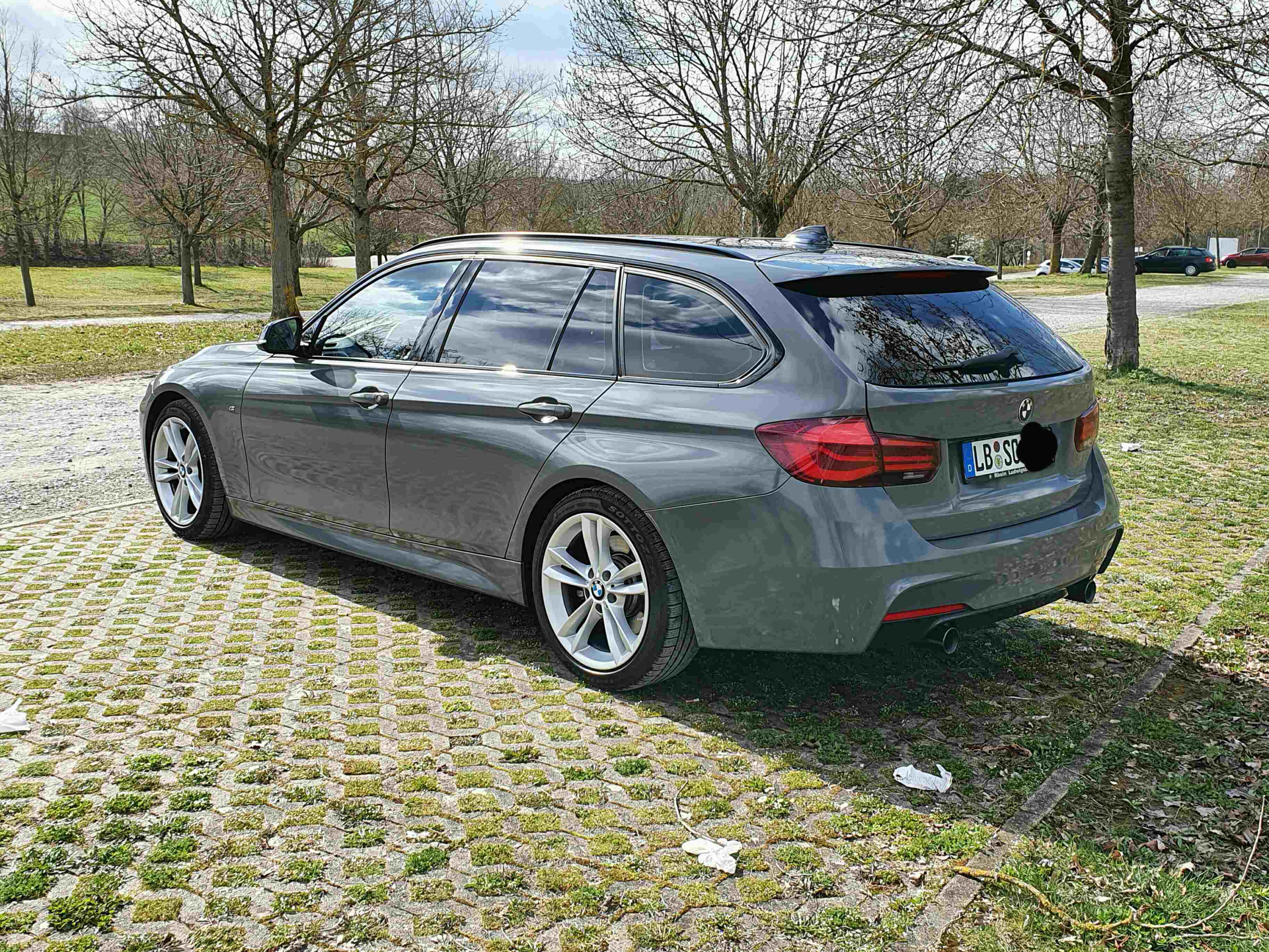 Mein 340i in dark grey foliert